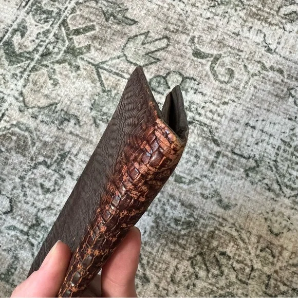 Salvatore Ferragamo Long Wallet Brown Herringbone Leather Unisex Made in… - Picture 14 of 15